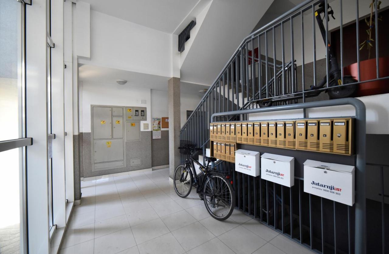 Lavir Apartment With Parking Zagreb Bagian luar foto