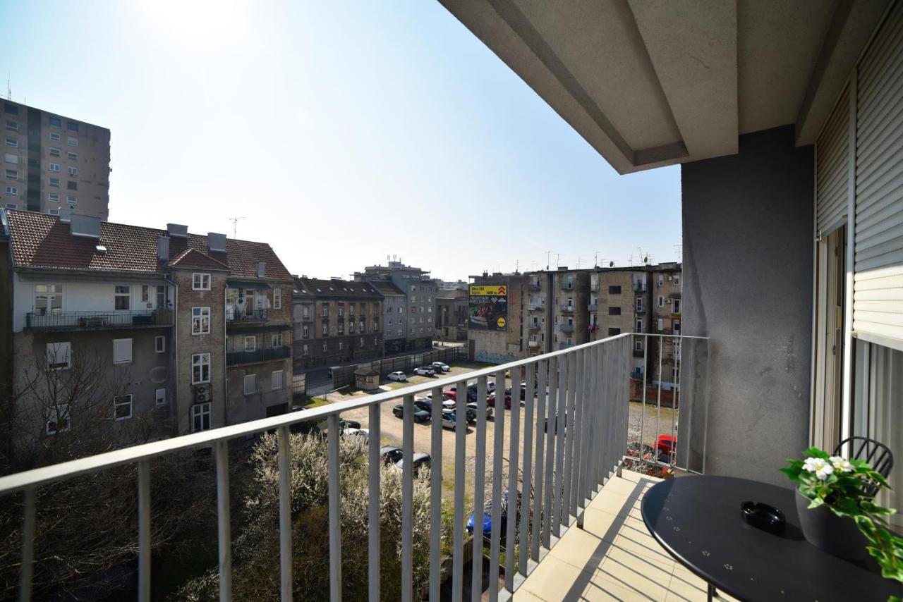 Lavir Apartment With Parking Zagreb Bagian luar foto